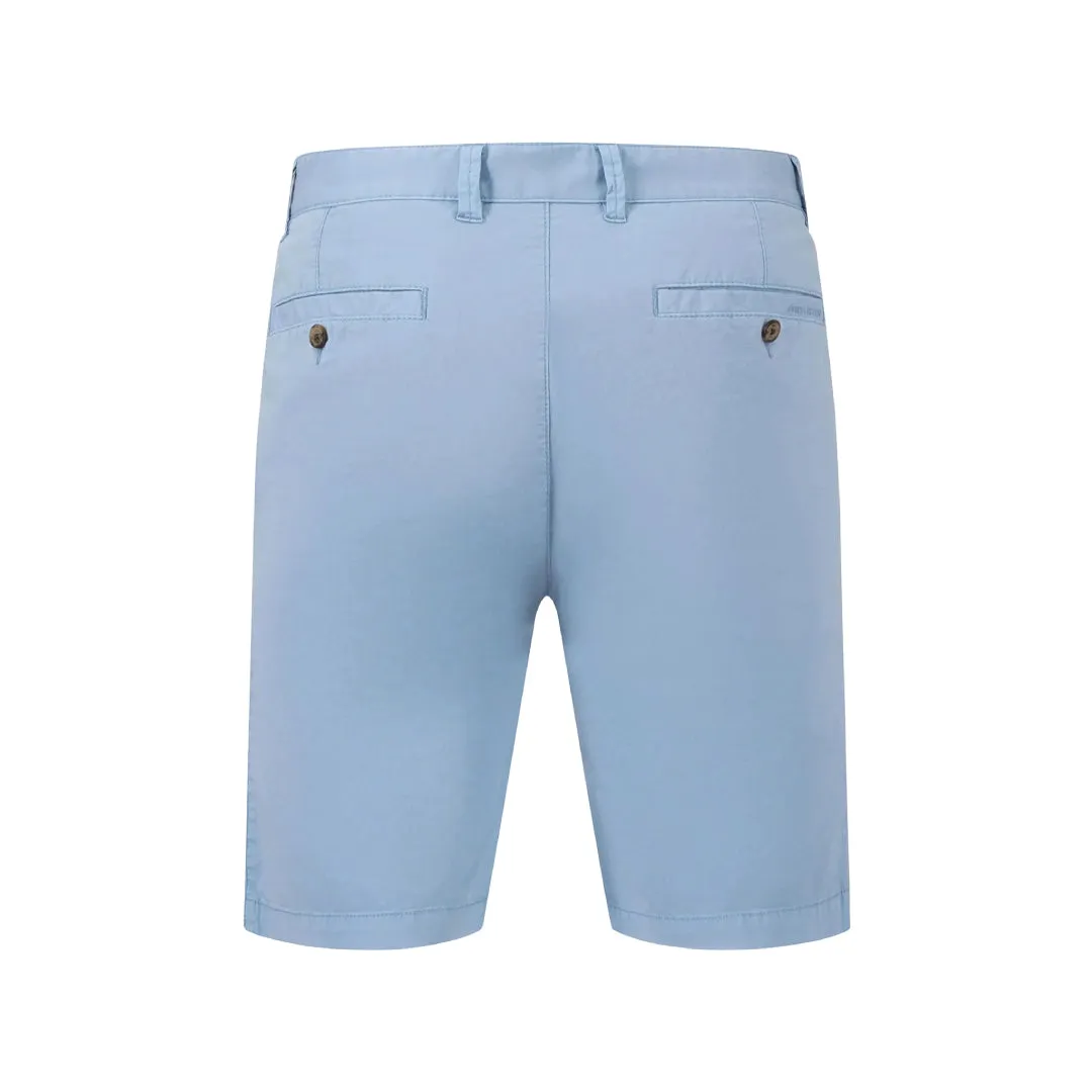 Casual-Fit shorts with a light stretch content