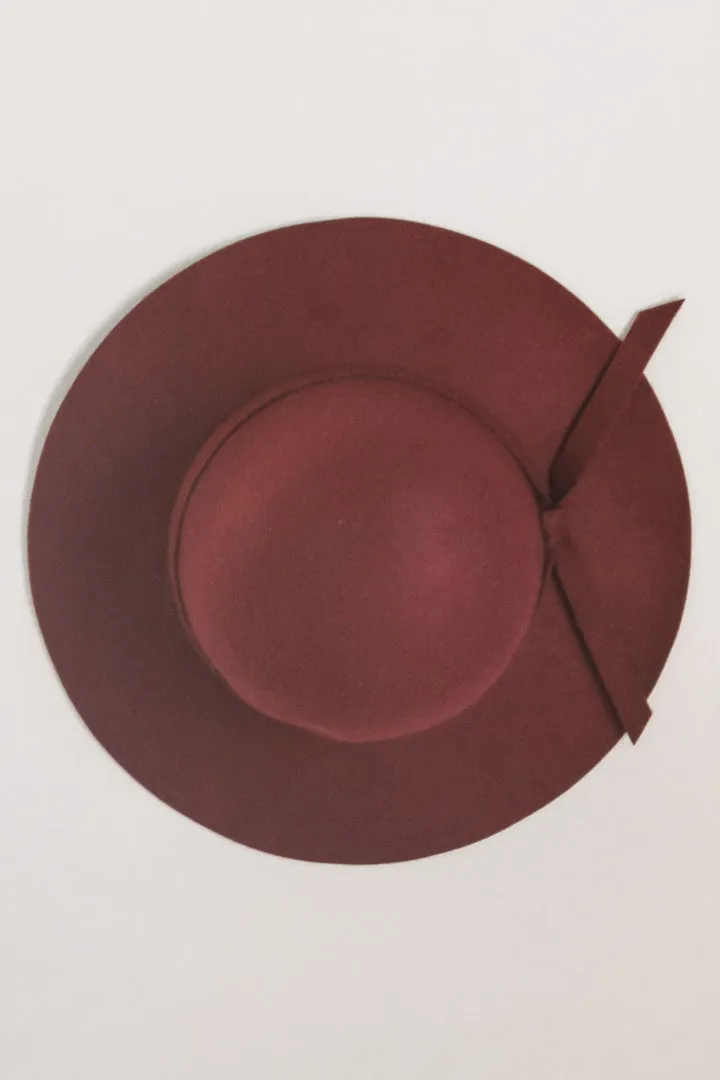 Fall Breeze Floppy Hat in Burgundy