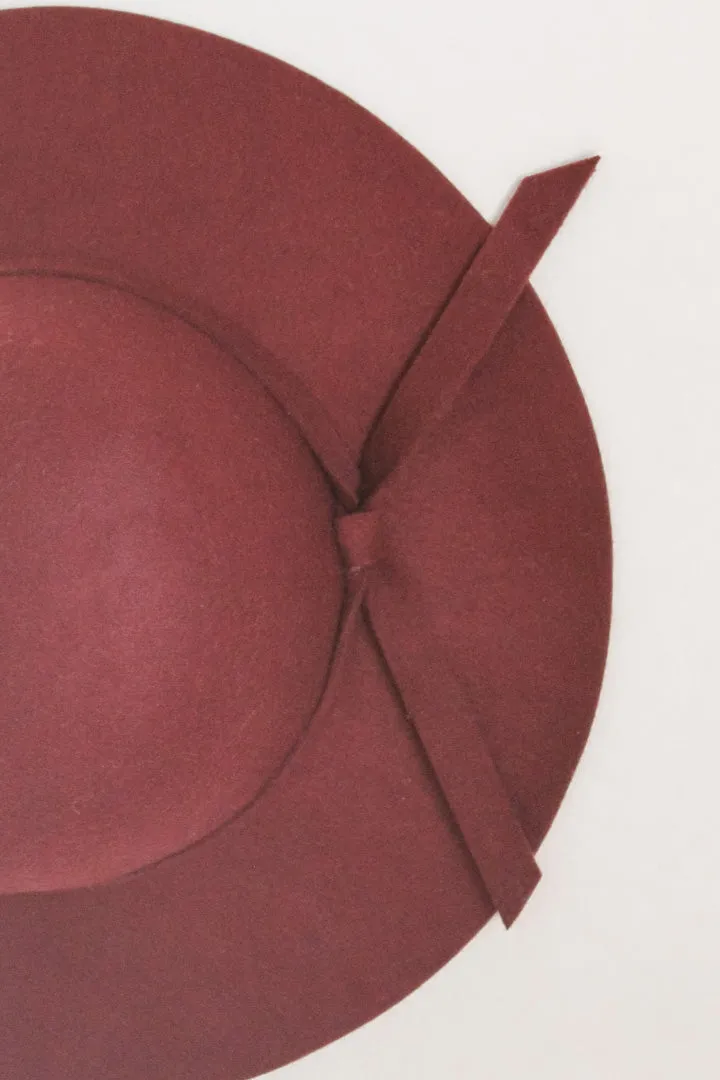 Fall Breeze Floppy Hat in Burgundy